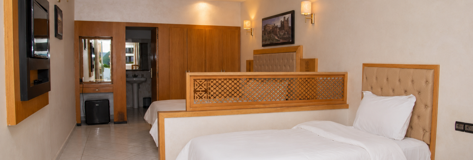 Chambre Triple (2 Adultes & 1 Enfant)
