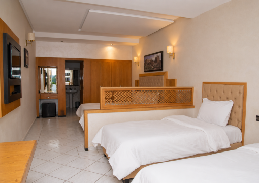 Chambre Triple (2 Adultes & 1 Enfant)